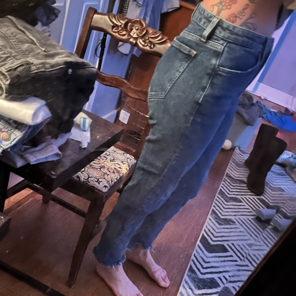 Joes Jeans Smith Mid-rise, size 28. - Picture 2 of 4